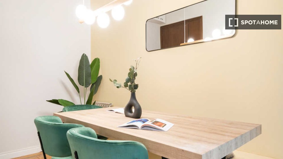 Double room Madrid, 7 beds, 260m² — photo 46