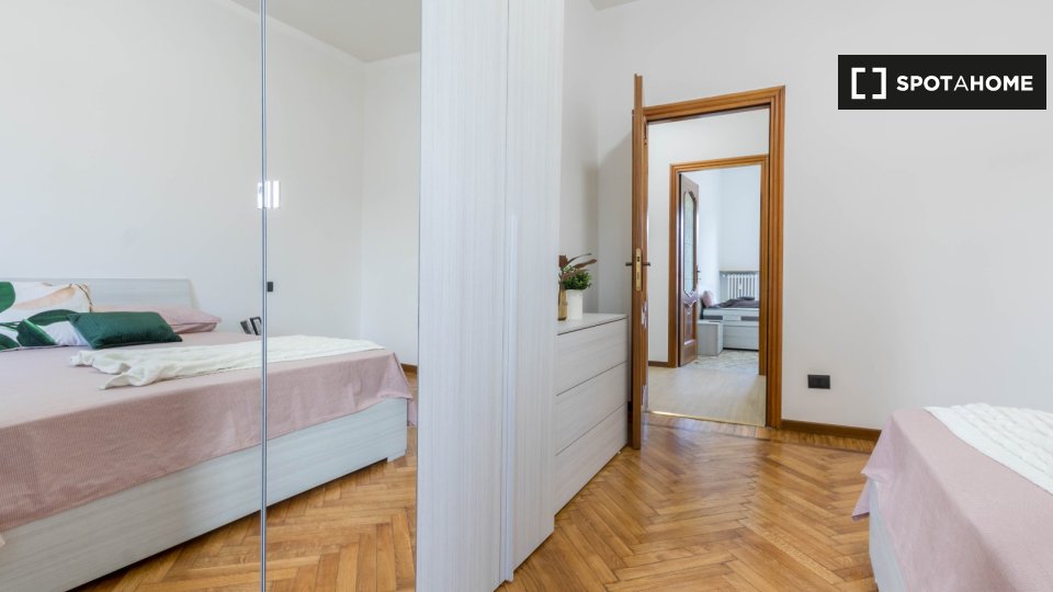 Double room Milan, 5 beds — photo 5
