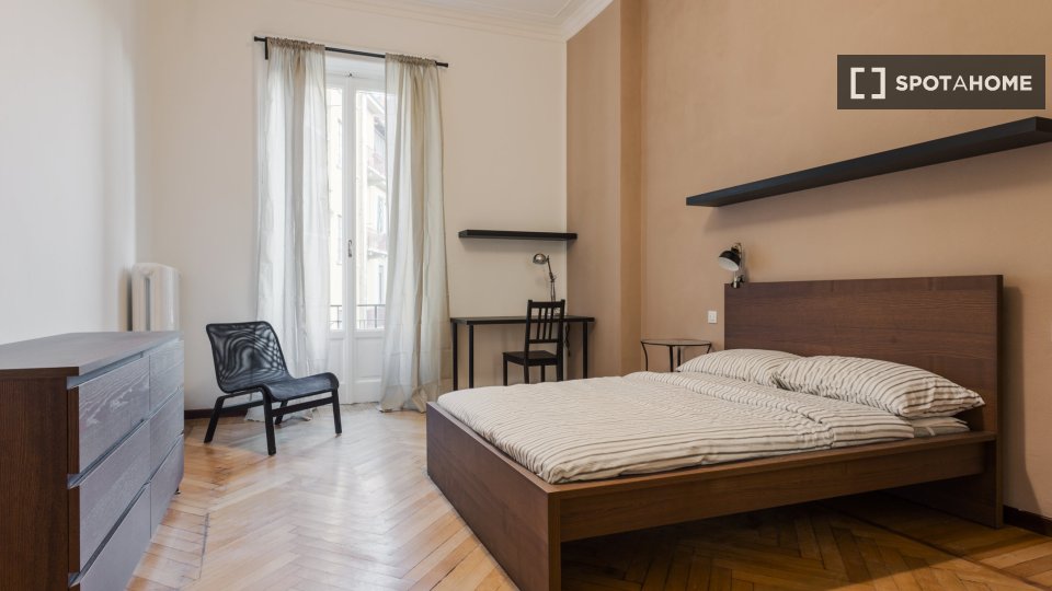 Double room Milan, 3 beds, 128m² — photo 1