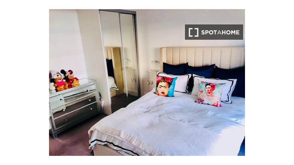 Double room London, 1 bed, 60m² — photo 1