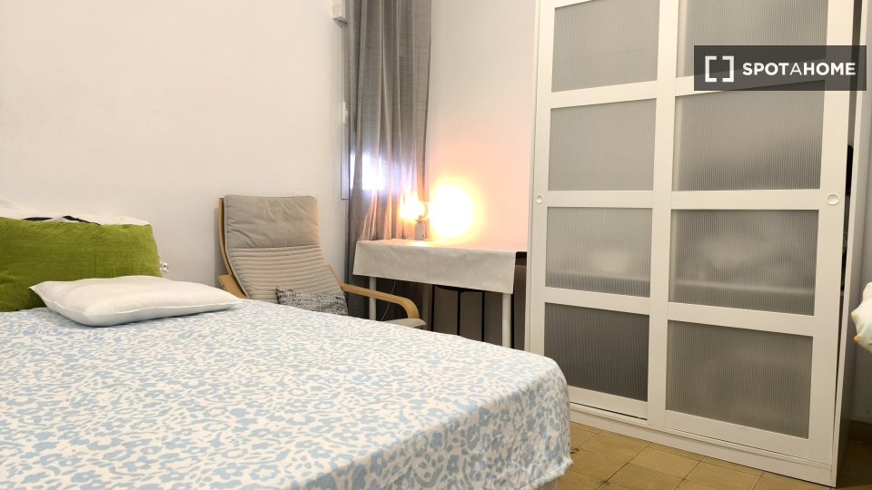 Double room Madrid, 3 beds, 70m² — photo 34