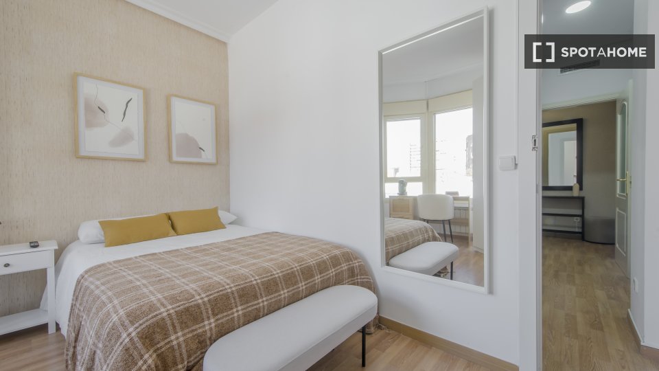 Double room Madrid, 5 beds — photo 8