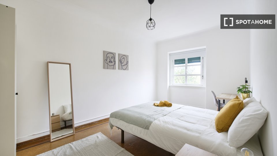 Double room Lisbon, 9 beds — photo 14