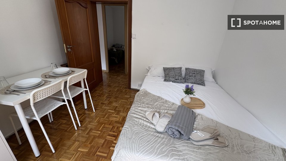 Habitación en piso compartido, Casa de Campo, Madrid