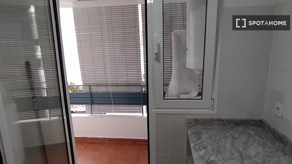 Apartment Valencia, 3 beds, 76m² — photo 30