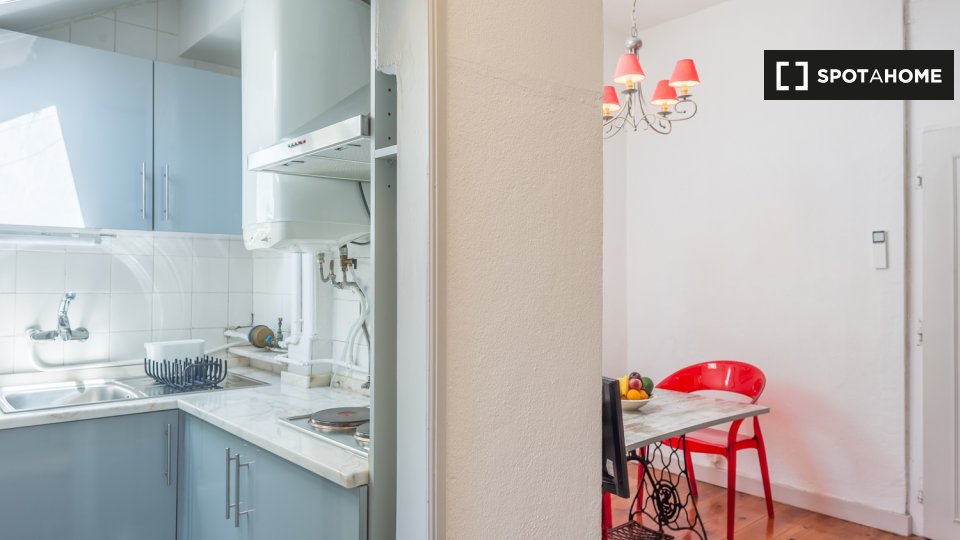 Apartment mono Lisbon, 50m² — photo 1