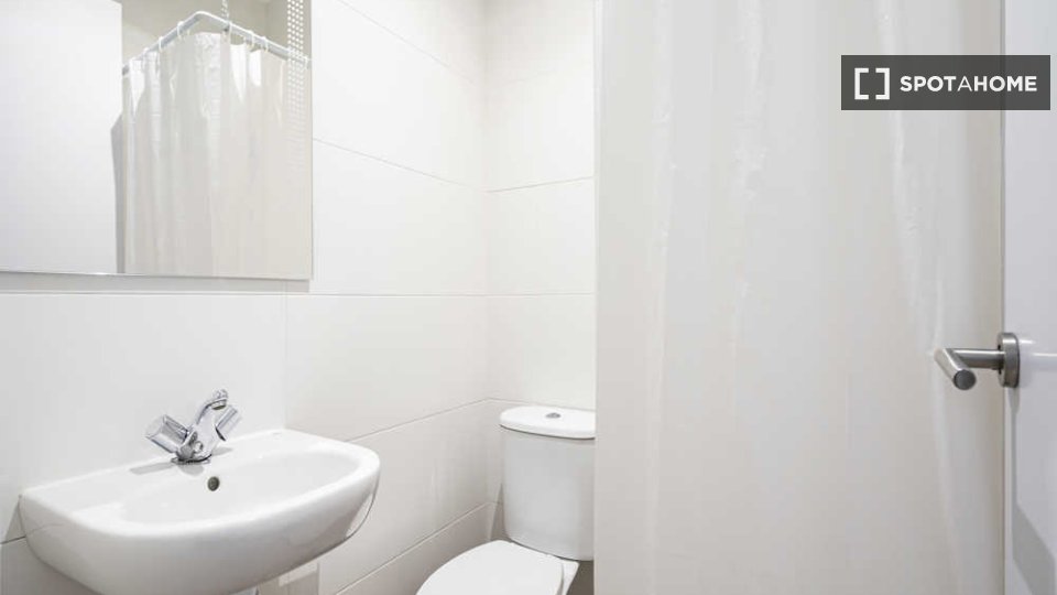 Double room Madrid, 67 beds — photo 61