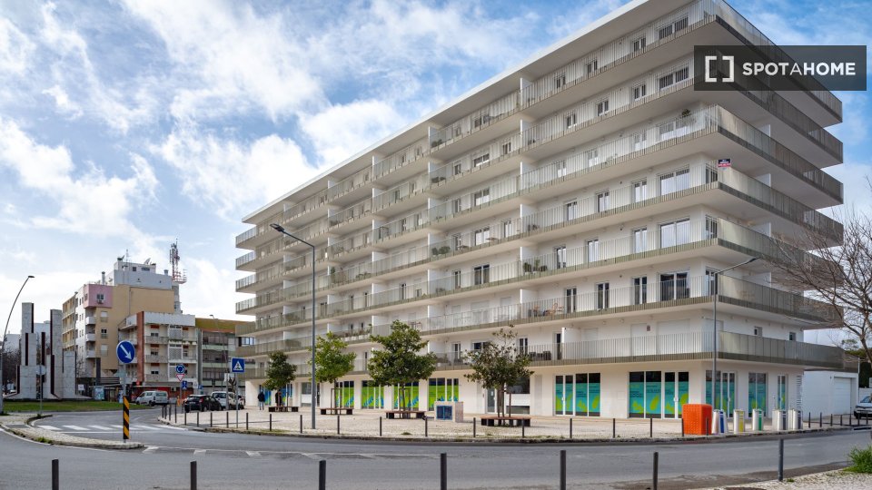 Apartment Lisbon, 3 beds, 142m² — photo 2