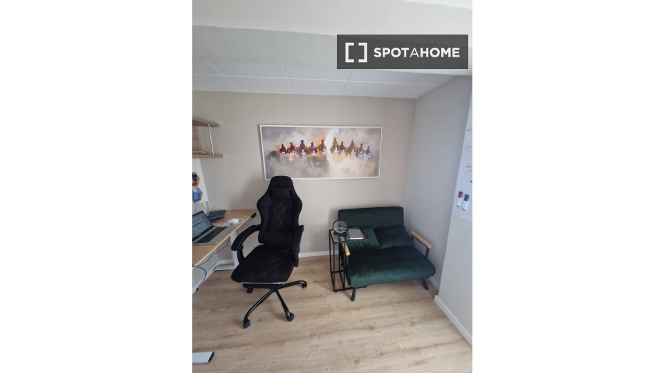 Double room Barcelona, 1 bed, 70m² — photo 6