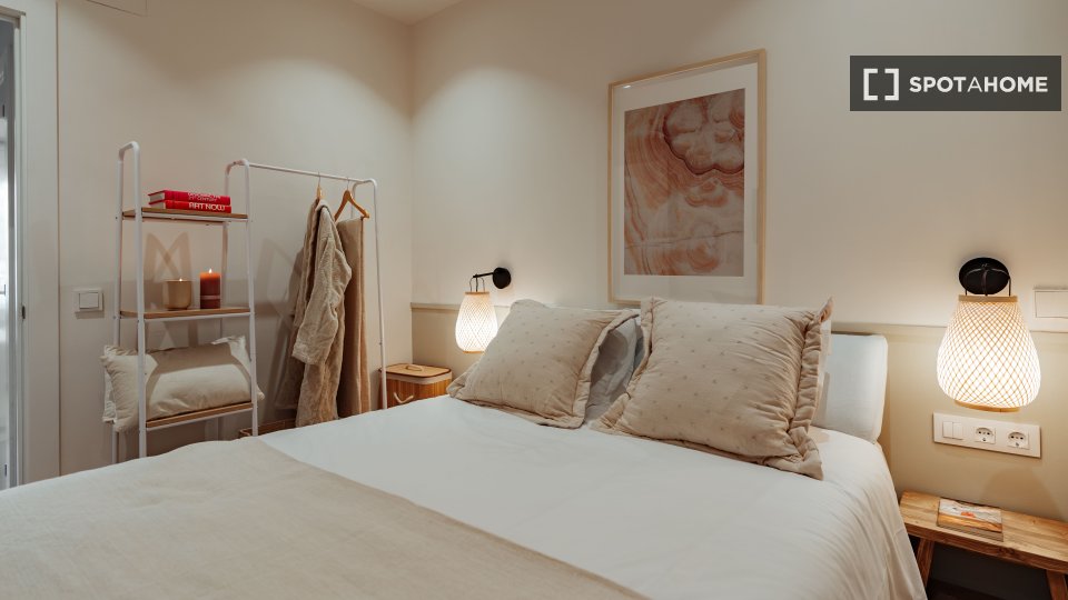 Apartment Barcelona, 2 beds, 65m² — photo 15