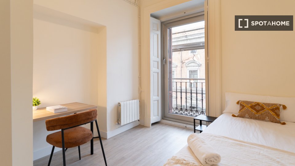 Double room Madrid, 9 beds — photo 3