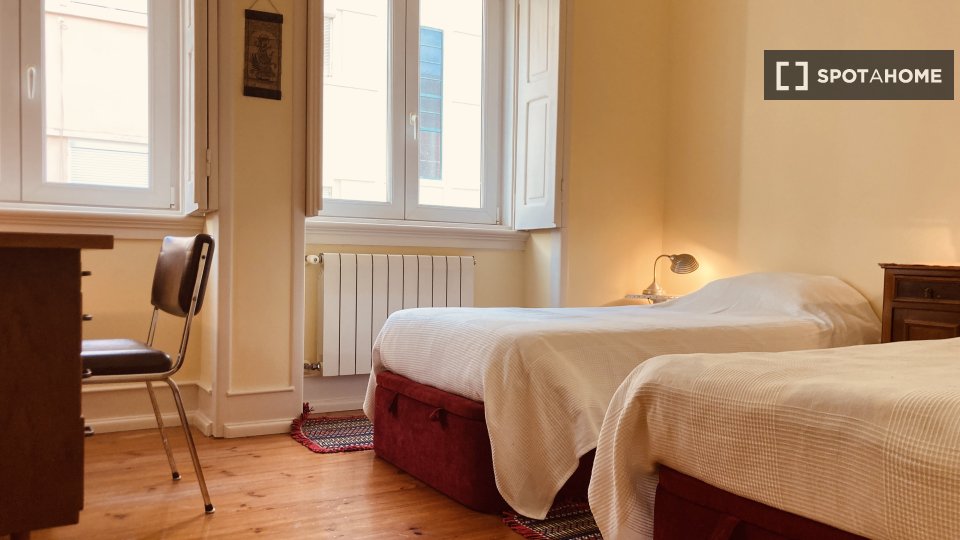 Double room Lisbon, 2 beds, 70m² — photo 18
