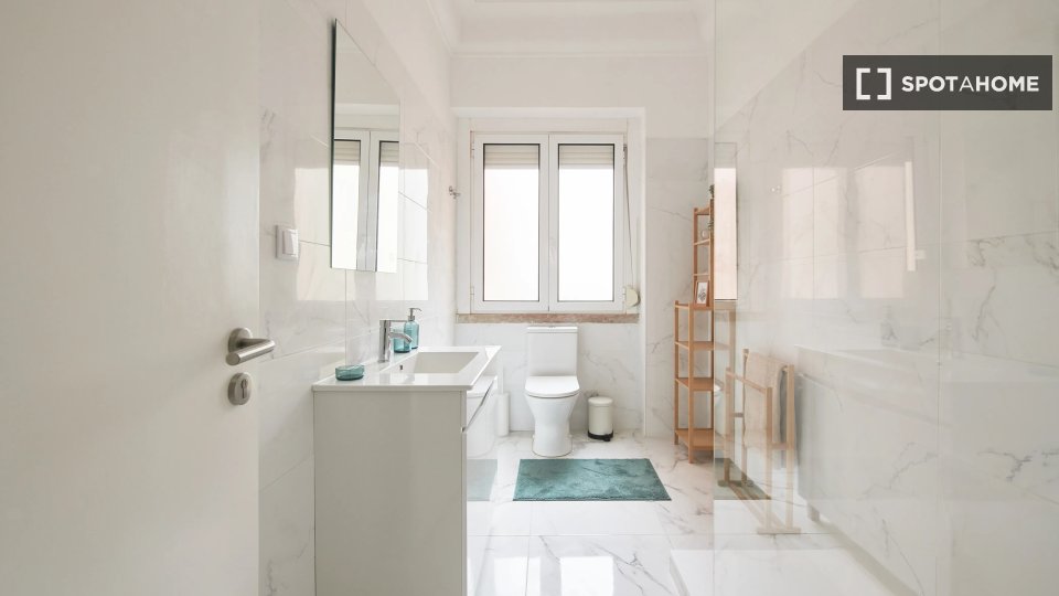 Double room Lisbon, 7 beds — photo 16