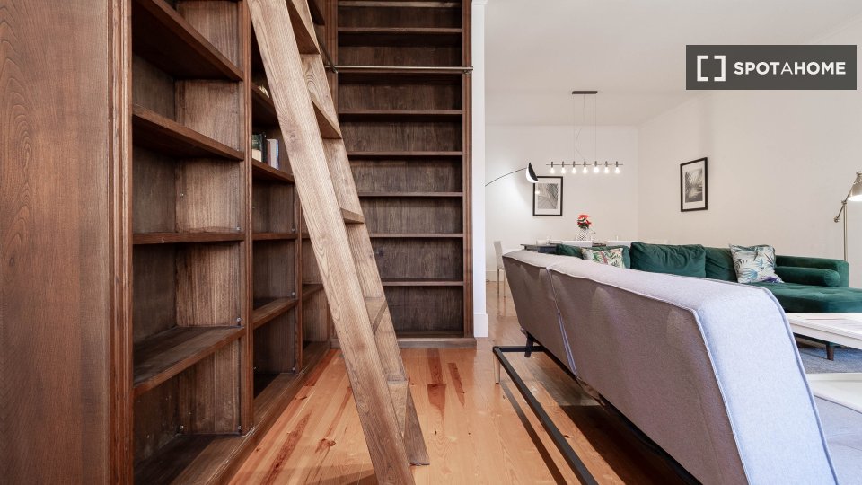 Apartment Lisbon, 2 beds, 75m² — photo 28
