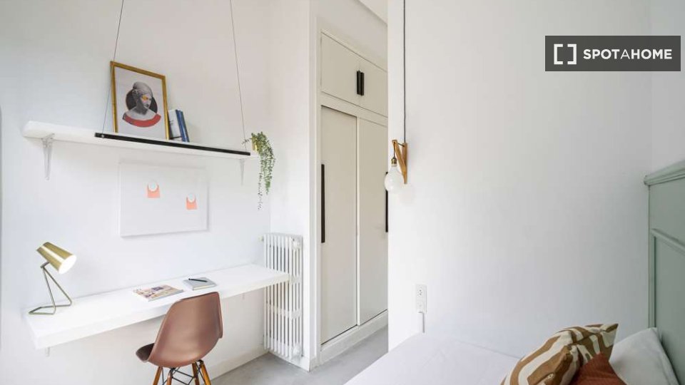 Double room Madrid, 67 beds — photo 16