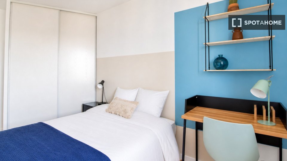 Chambre double Paris, 4 chambres — photo 35