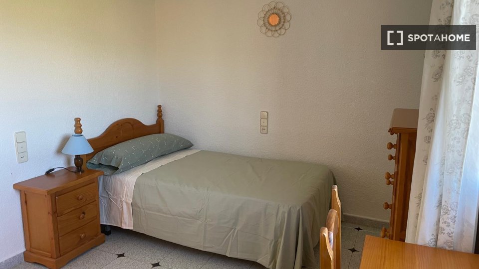 Apartment Granada, 3 beds, 90m² — photo 4