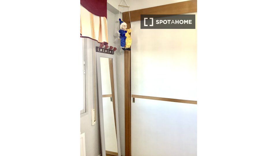 Double room Madrid, 4 beds, 100m² — photo 14