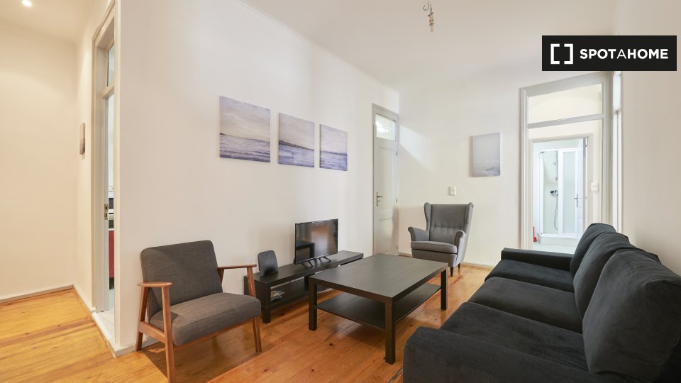 Double room Lisbon, 4 beds — photo 11