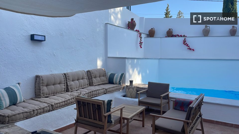 Double room Granada, 3 beds, 100m² — photo 15