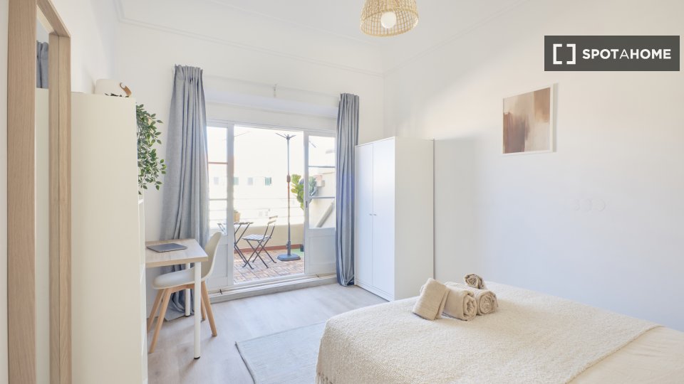 Double room Lisbon, 10 beds — photo 25