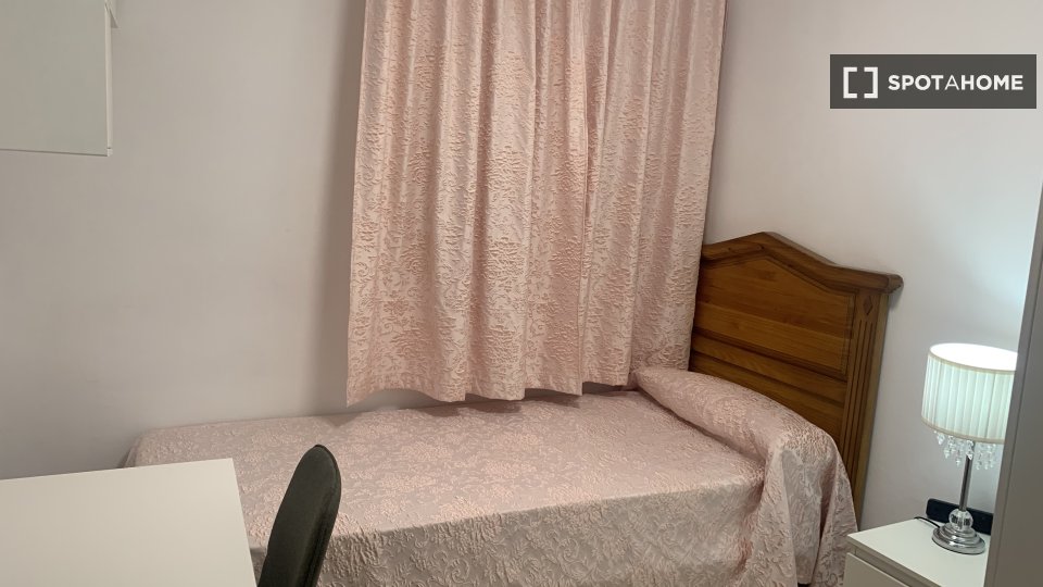 Double room Malaga, 4 beds — photo 3