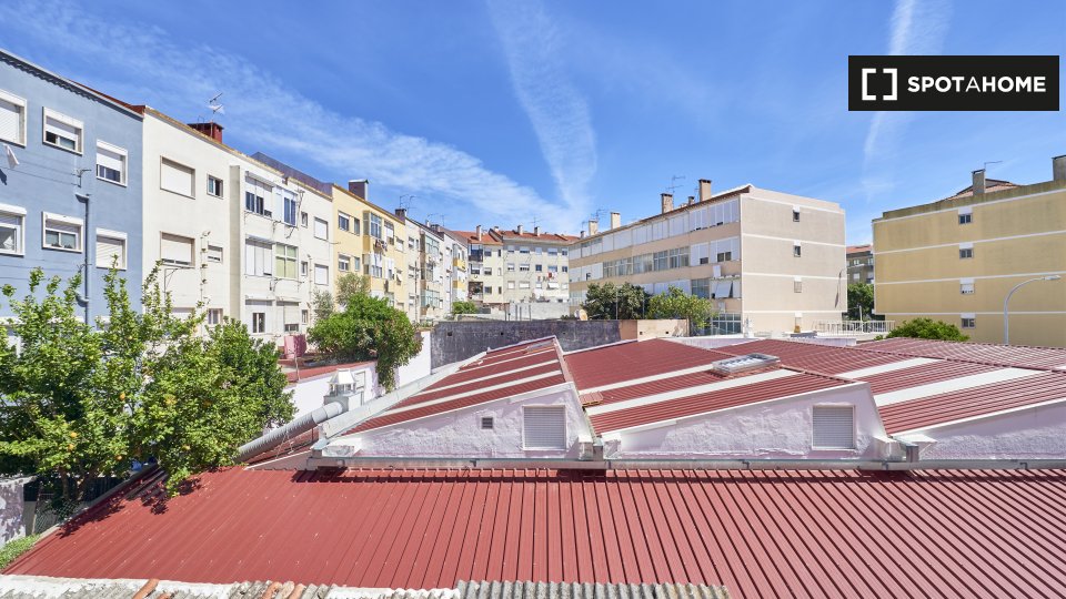 Double room Lisbon, 6 beds — photo 4