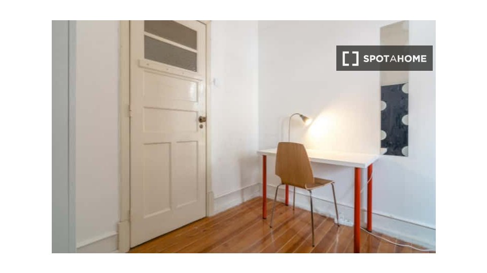 Double room Lisbon, 7 beds — photo 32