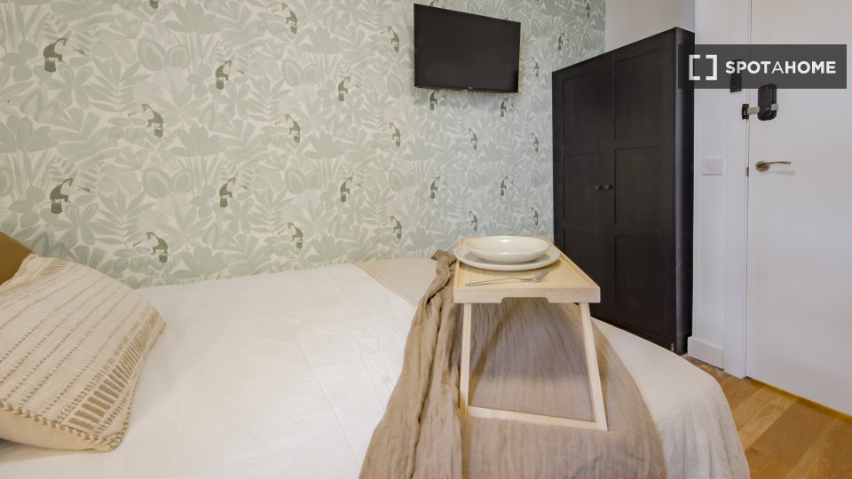 Double room Madrid, 13 beds, 266m² — photo 12