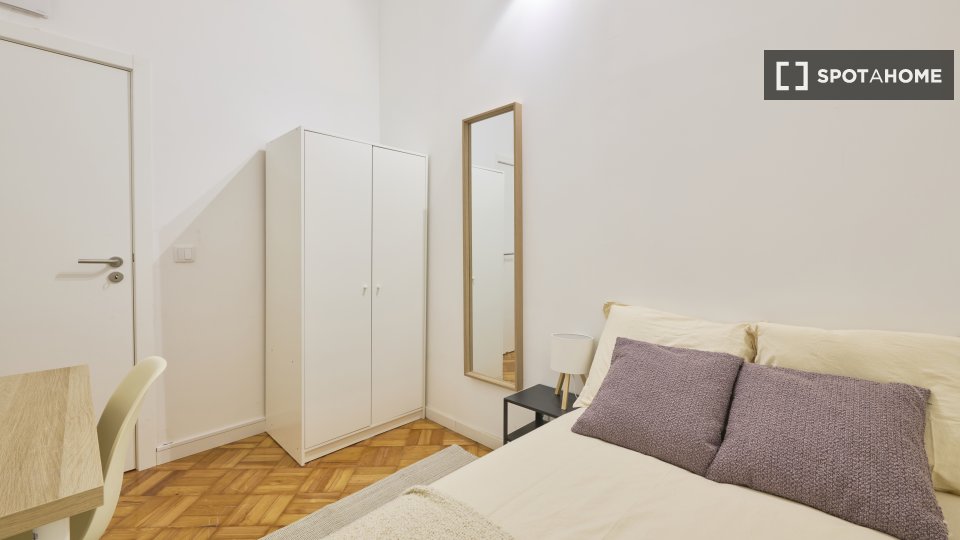 Double room Lisbon, 11 beds — photo 23