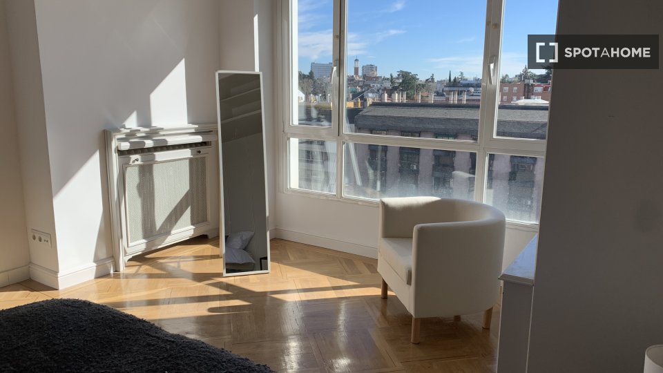Double room Madrid, 6 beds — photo 3