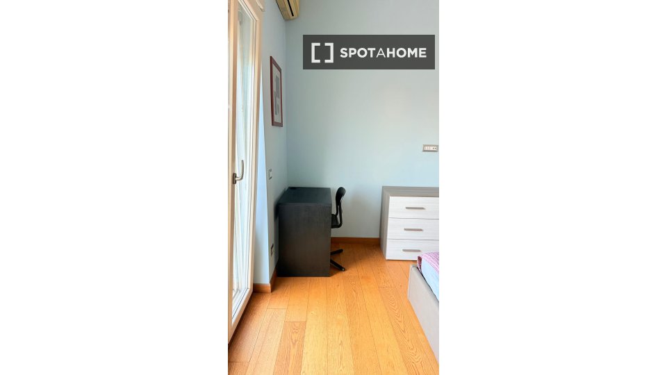 Double room Rome, 3 beds — photo 30