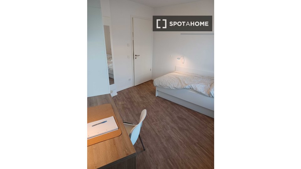 Double room Berlin, 2 beds, 82m² — photo 37