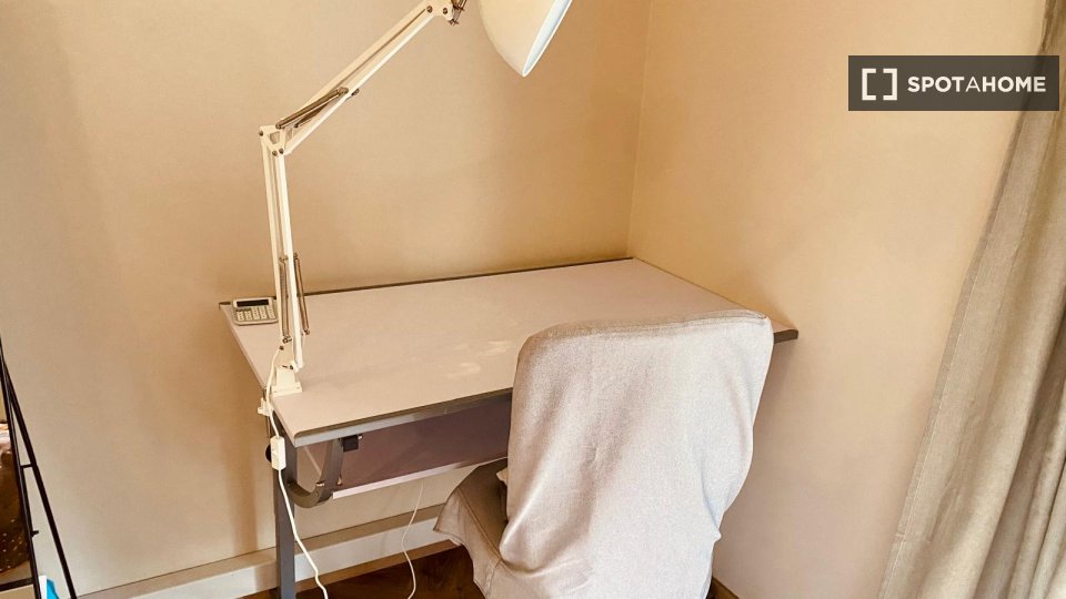 Double room Brussels, 3 beds, 200m² — photo 22