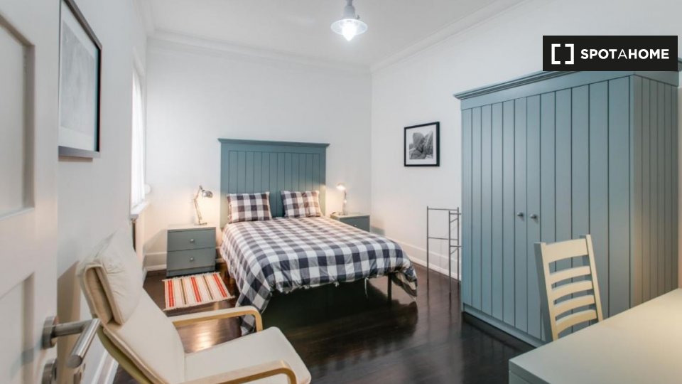 Double room Lisbon, 6 beds, 210m² — photo 1