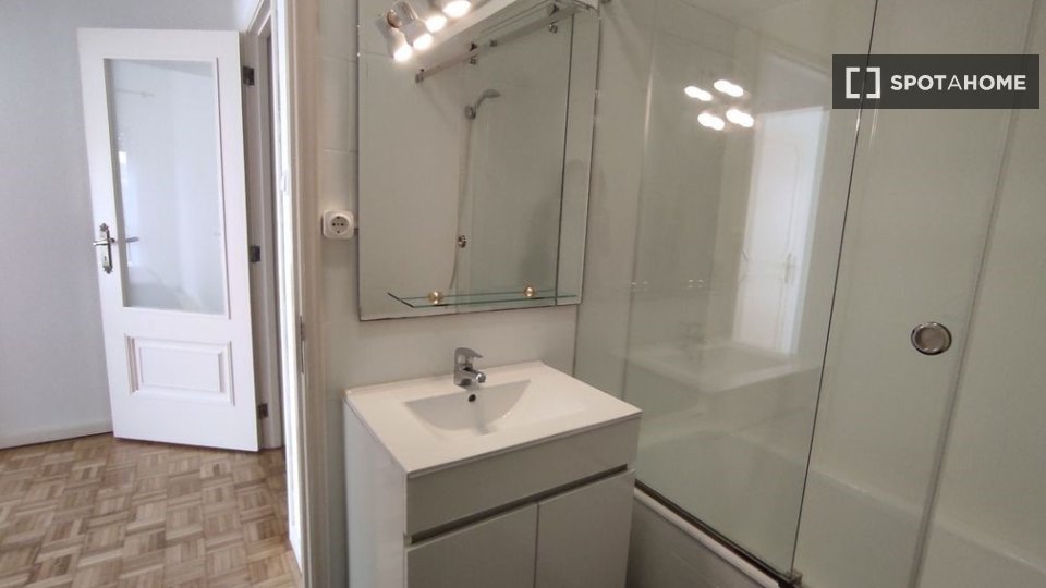Double room Porto, 4 beds, 100m² — photo 7