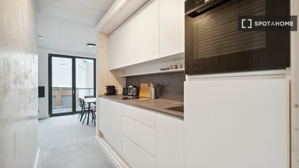 Double room Berlin, 6 beds, 121m² — photo 10