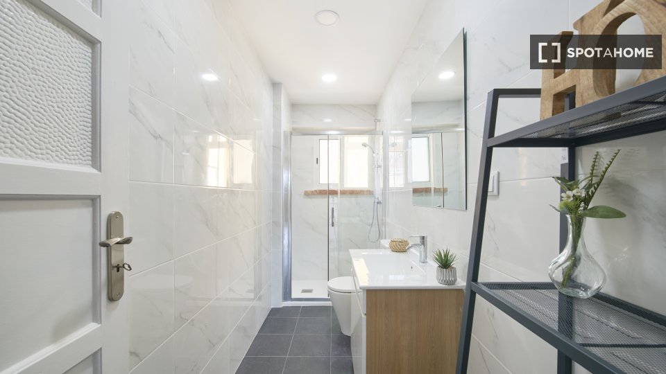Double room Lisbon, 4 beds — photo 4