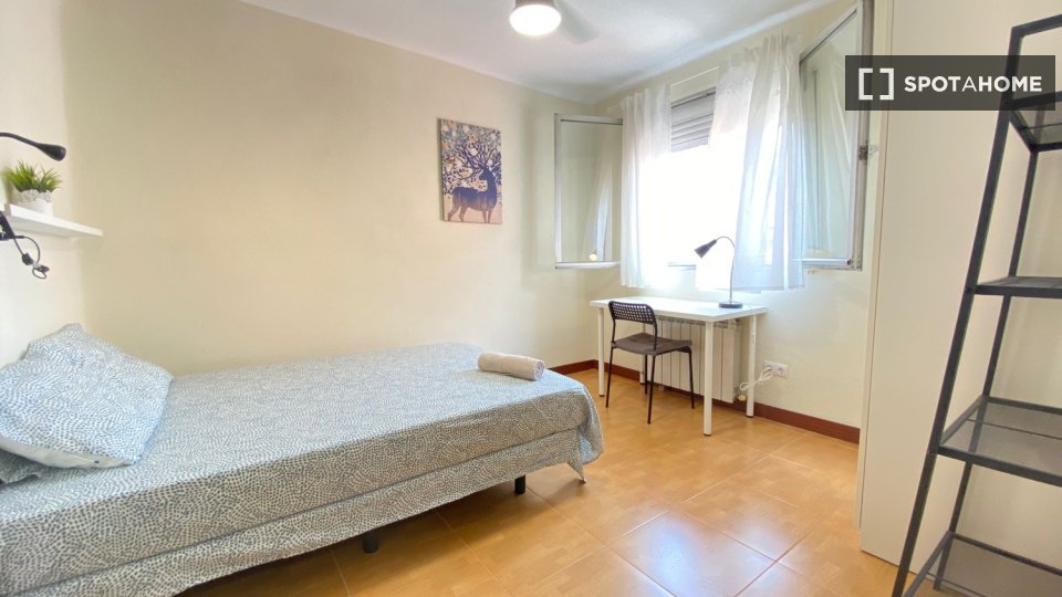 Double room Madrid, 5 beds — photo 5