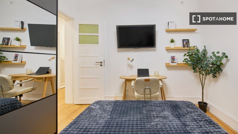 Double room Lisbon, 6 beds — photo 60