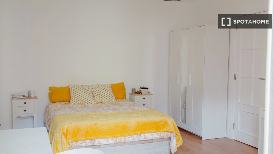 Double room Lisbon, 6 beds — photo 4