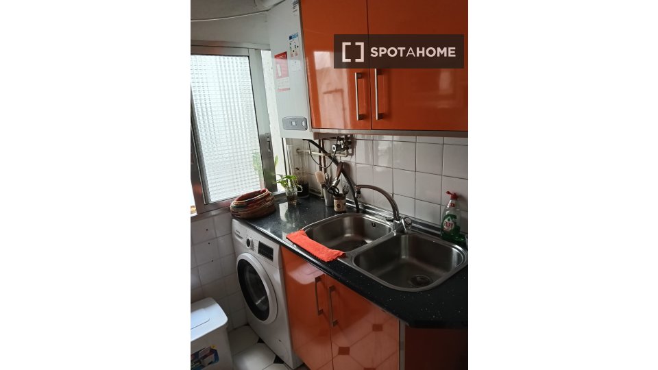 Double room Madrid, 1 bed, 100m² — photo 5