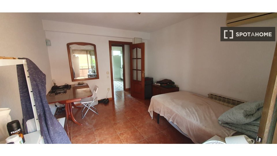 Double room Madrid, 4 beds — photo 1