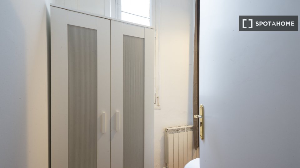 Double room Madrid, 10 beds — photo 17