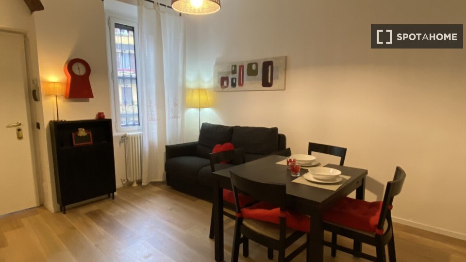Apartment Milan, 1 bed, 45m² — photo 2