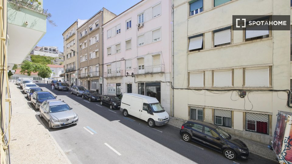Double room Lisbon, 4 beds — photo 14