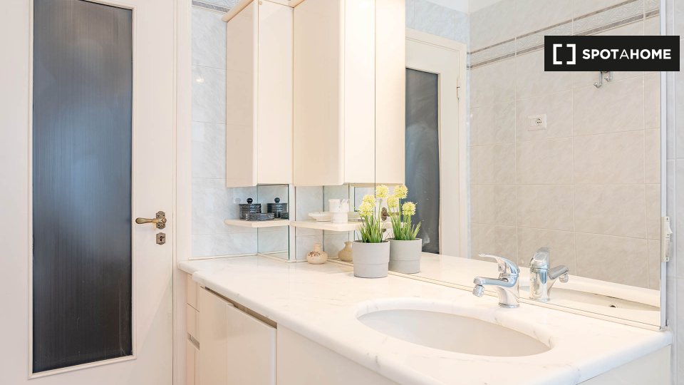 Double room Milan, 4 beds, 90m² — photo 5
