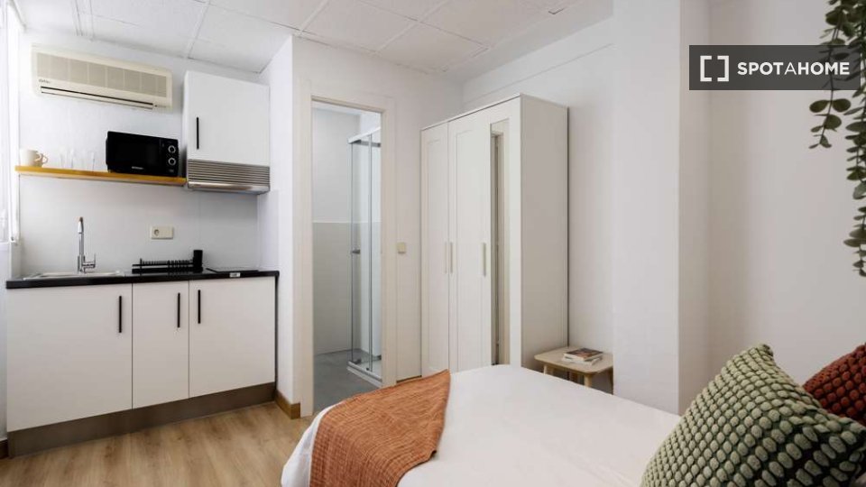 Double room Madrid, 8 beds — photo 13
