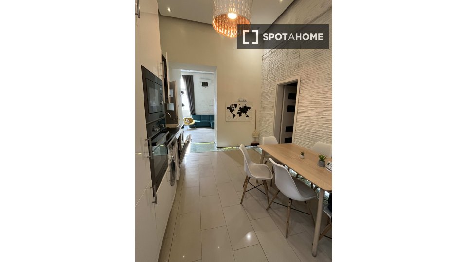 Apartment Budapest, 2 beds, 70m² — photo 2