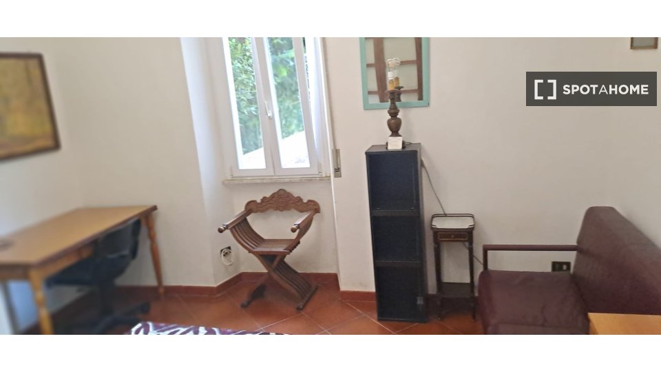 Double room Rome, 4 beds, 90m² — photo 1